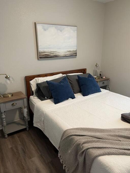 Suitetrails - The Mary Lou - 2 Bedroom Apt in Quilt Town, USA