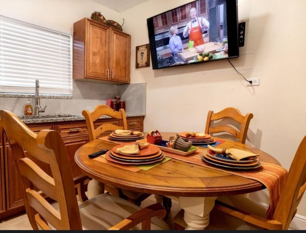 One Bedroom Suite in North Miami - Housity