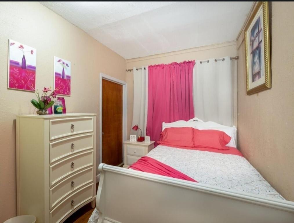 Suitetrails - One Bedroom Suite in North Miami