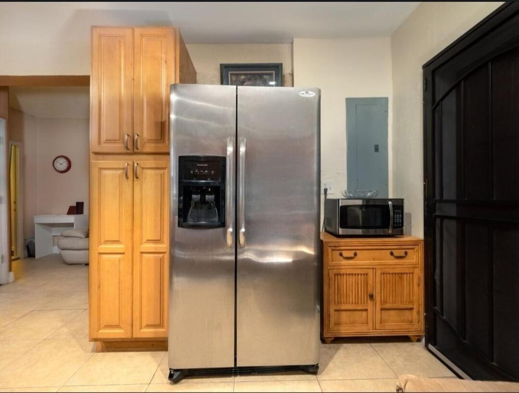 One Bedroom Suite in North Miami - Housity