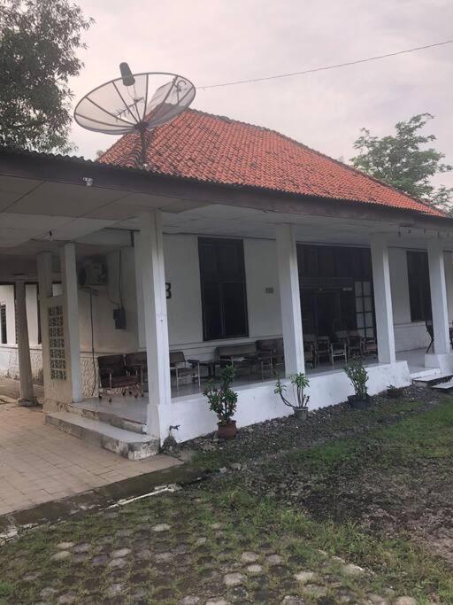 Slawi Kulon House - Housity