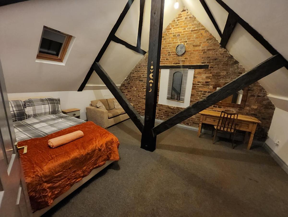 The Olde Chapel 2 Bedroom Flat - Housity