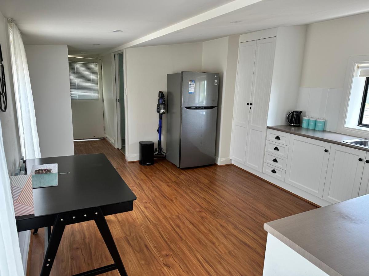 Cornelias Cottage Mount Gambier Central - Housity