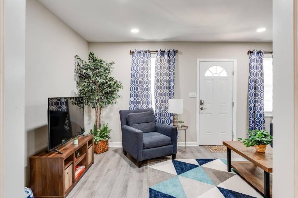 Adorable 2-Bedroom Home in Hopewell near Hospital - Housity