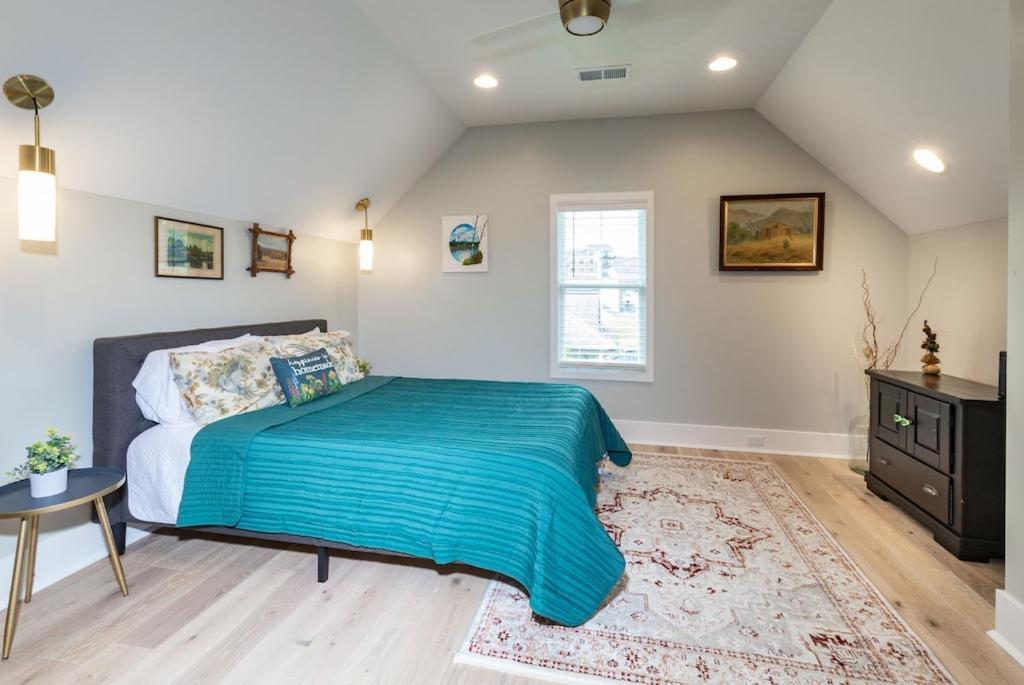 Heart of Brevard Hideaway - Walk/Bike to Downtown! - Housity