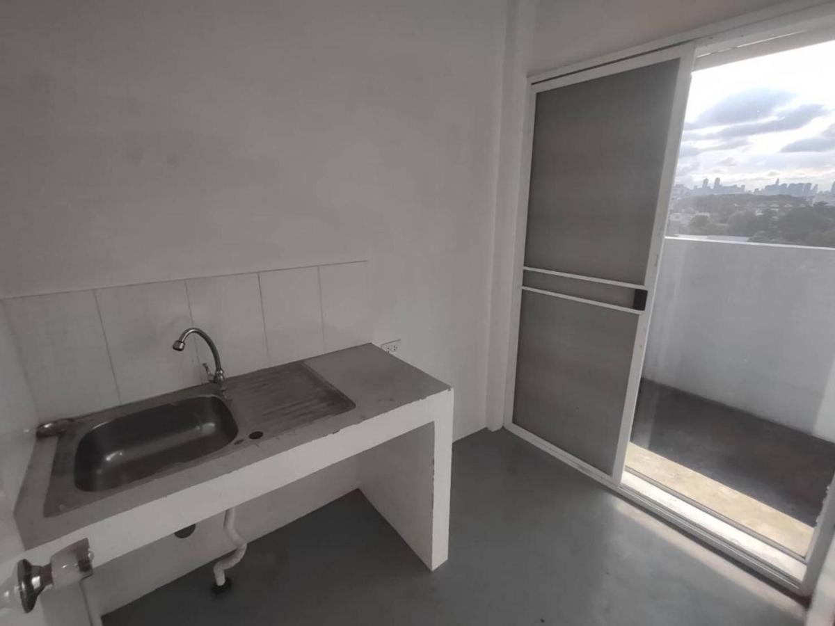 8 Residence - Housity