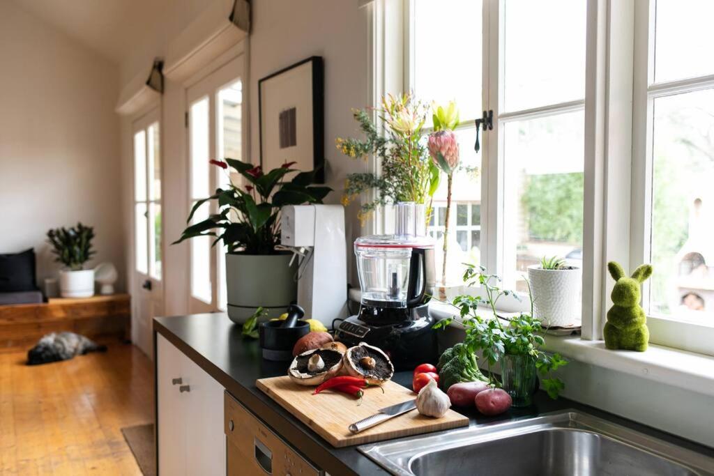 Group Luxury Escape - Sunday House, Converted Church Maldon - Housity