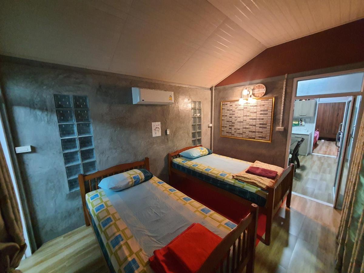 Baan Thabthong Homestay (บ้านทับทอง โฮมสเตย์) - Housity