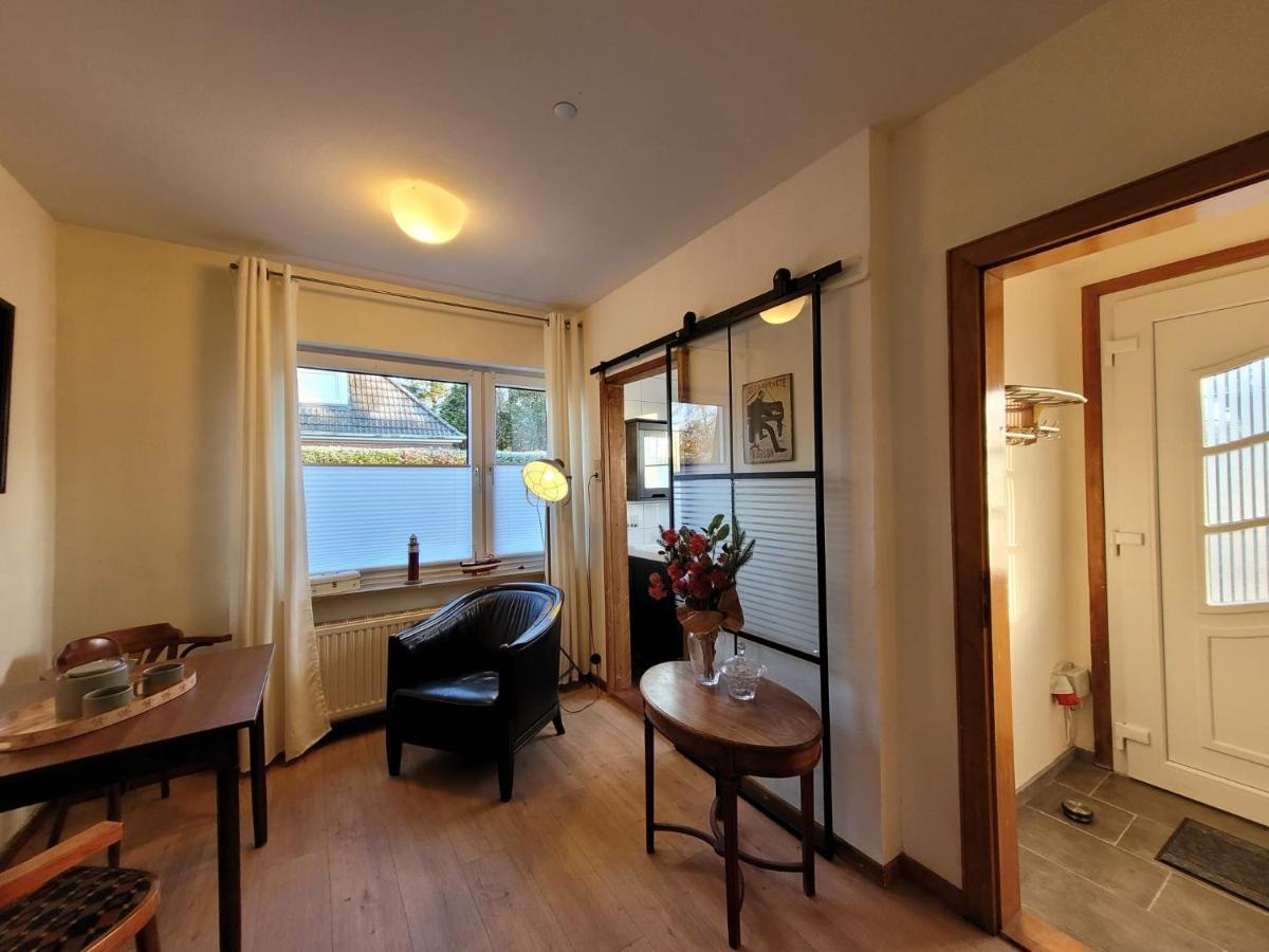 La Petite Gloire - Housity