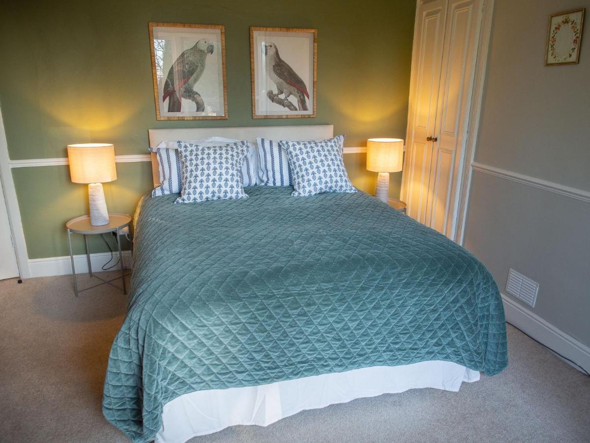 The Beeches - Chatsworth Apartment No 1 - Sleeps 4 - Housity