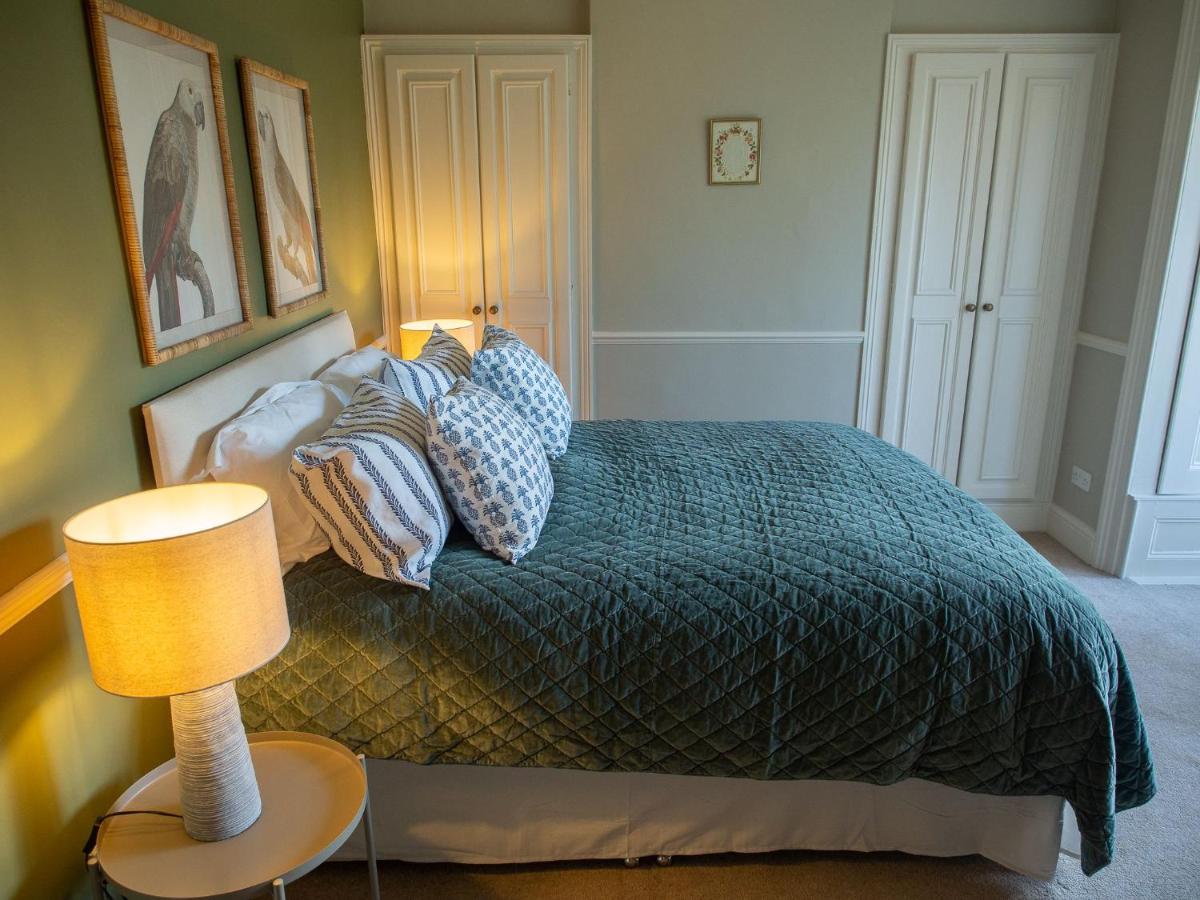 The Beeches - Chatsworth Apartment No 1 - Sleeps 4 - Housity