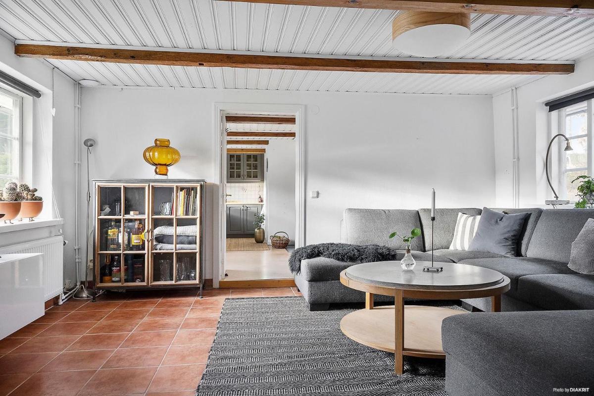 Charmig skånelänga - Housity