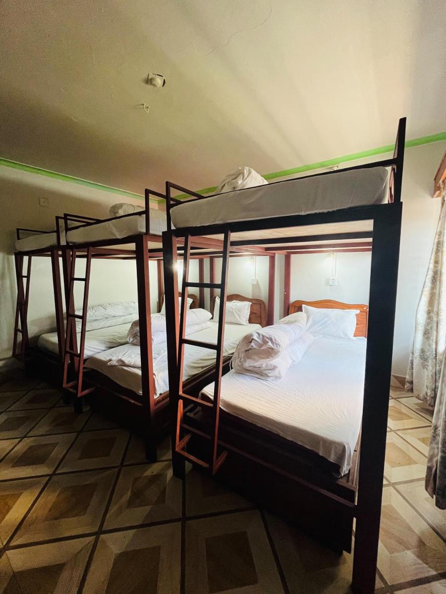 Lake Mahal Hotel & Restaurant - Housity