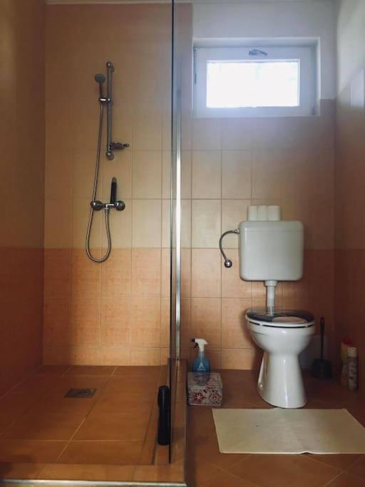 Nyugalmas 2 Vendégház Lénárddaróc - Housity