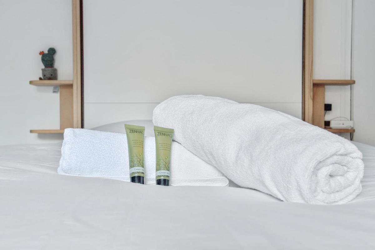 Modern studio on courtyard in the heart of the 13th district - Welkeys - Housity
