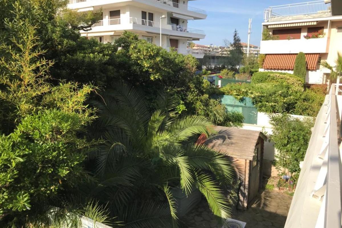 Design studio terrace and beach LIVE IN MARLYNE - Housity