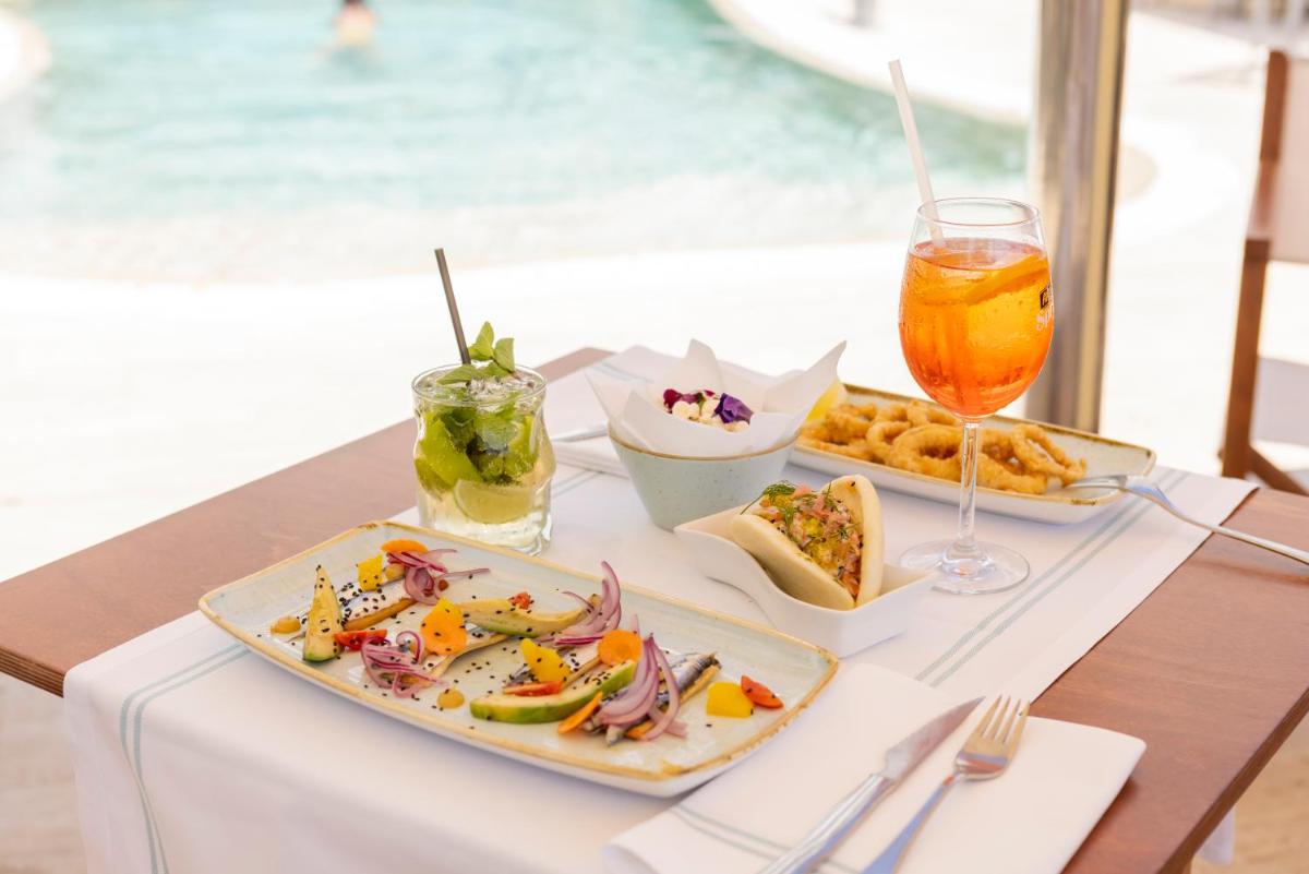 Comida en o cerca de este hotel