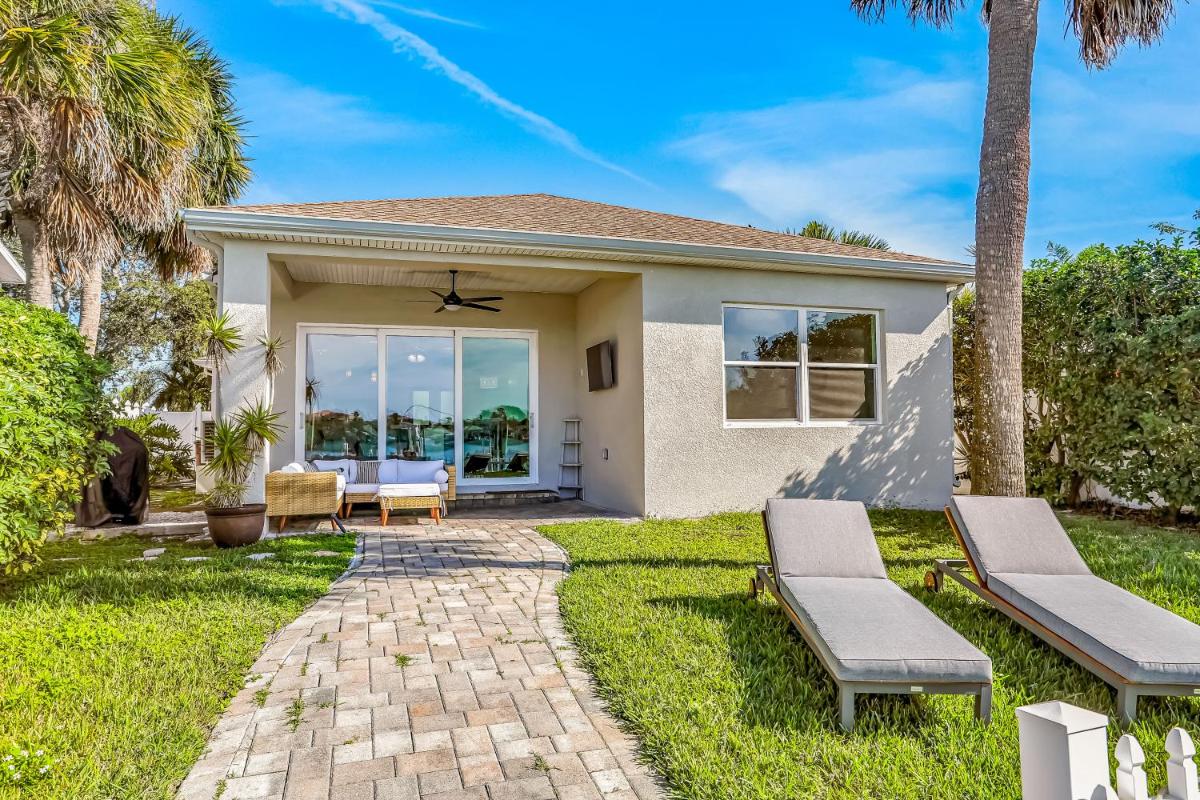 Indian Rocks Beach Hideaway - Housity