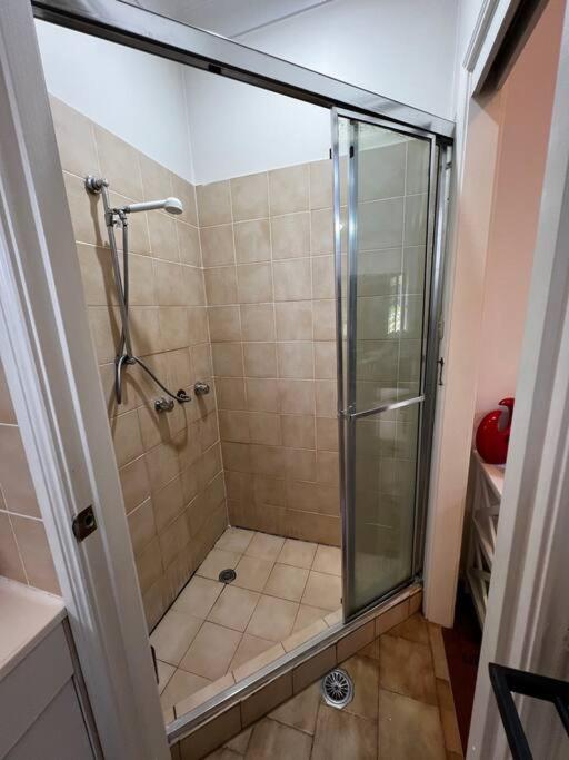 2 bedroom retreat with Swimming Pool - Housity