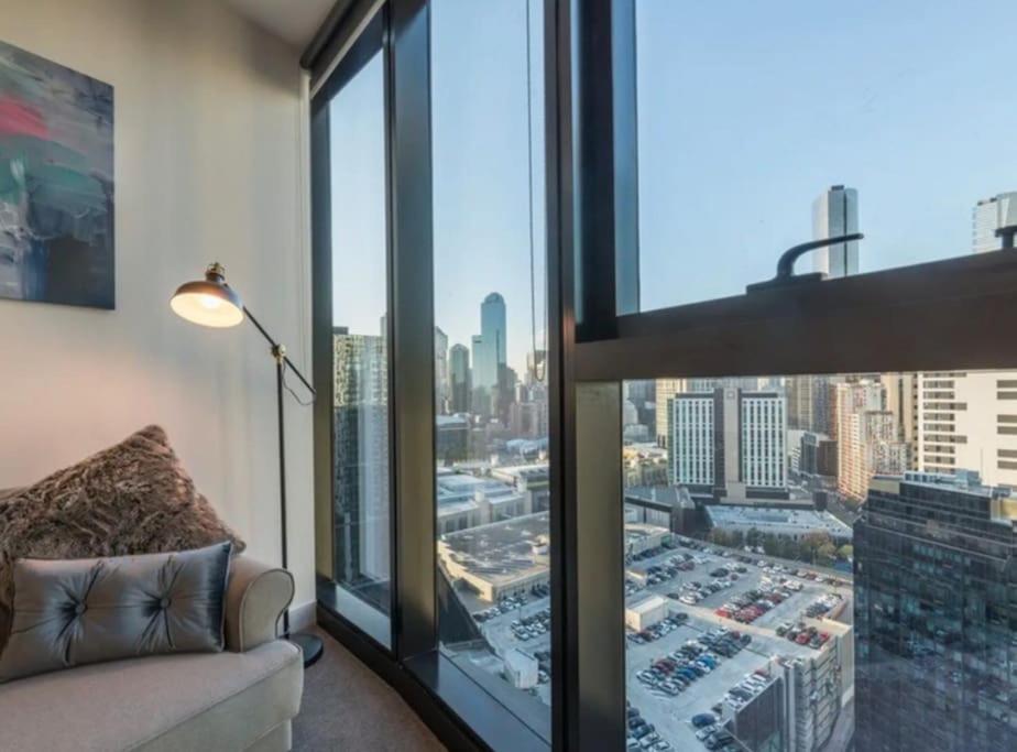 Shadow Play Apartment - Housity