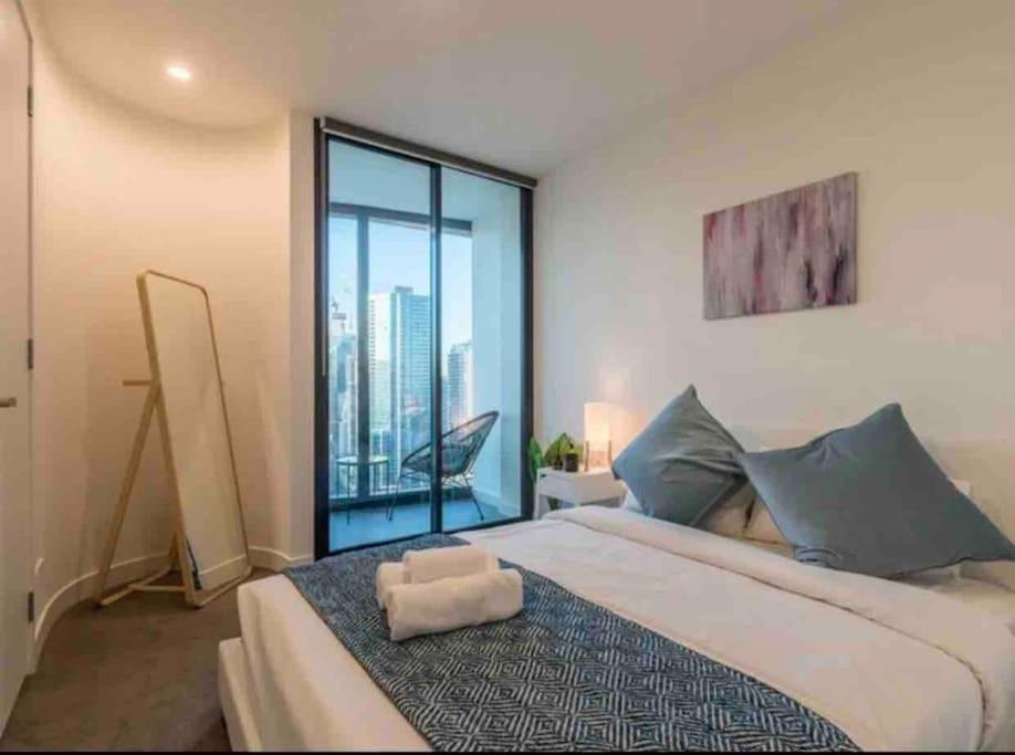 Shadow Play Apartment - Housity