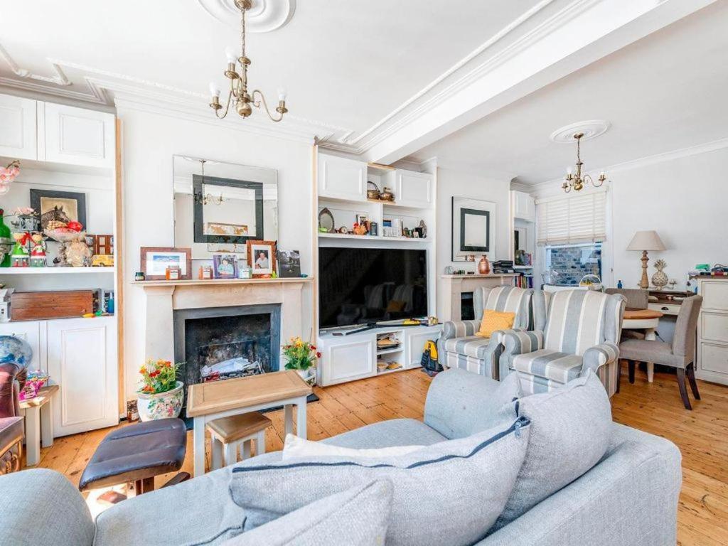4 Bedroom Residence Hammersmith Fulham - Housity