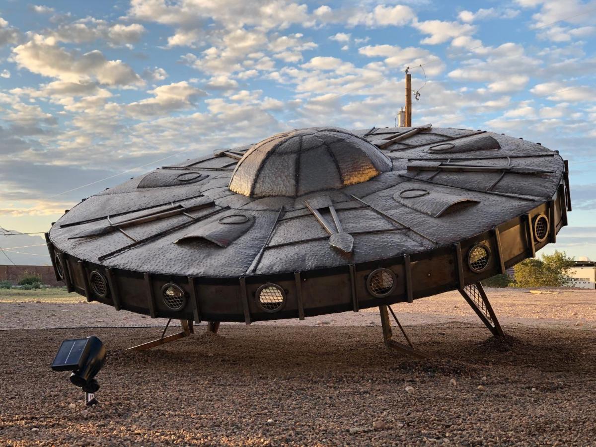 Area 51 Annex - Alien Lake Escape - Housity
