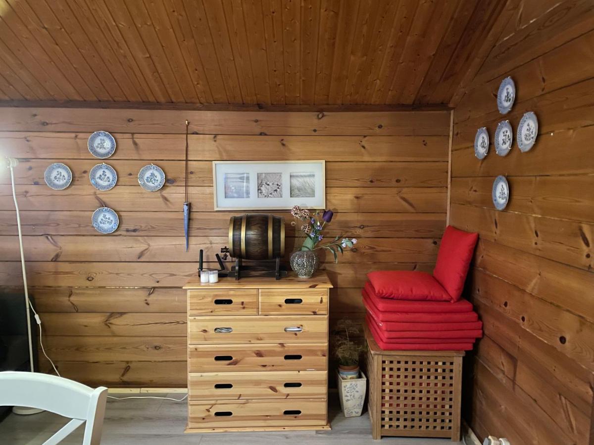 Holiday House with beautiful scenery near Göta Kanal - Housity