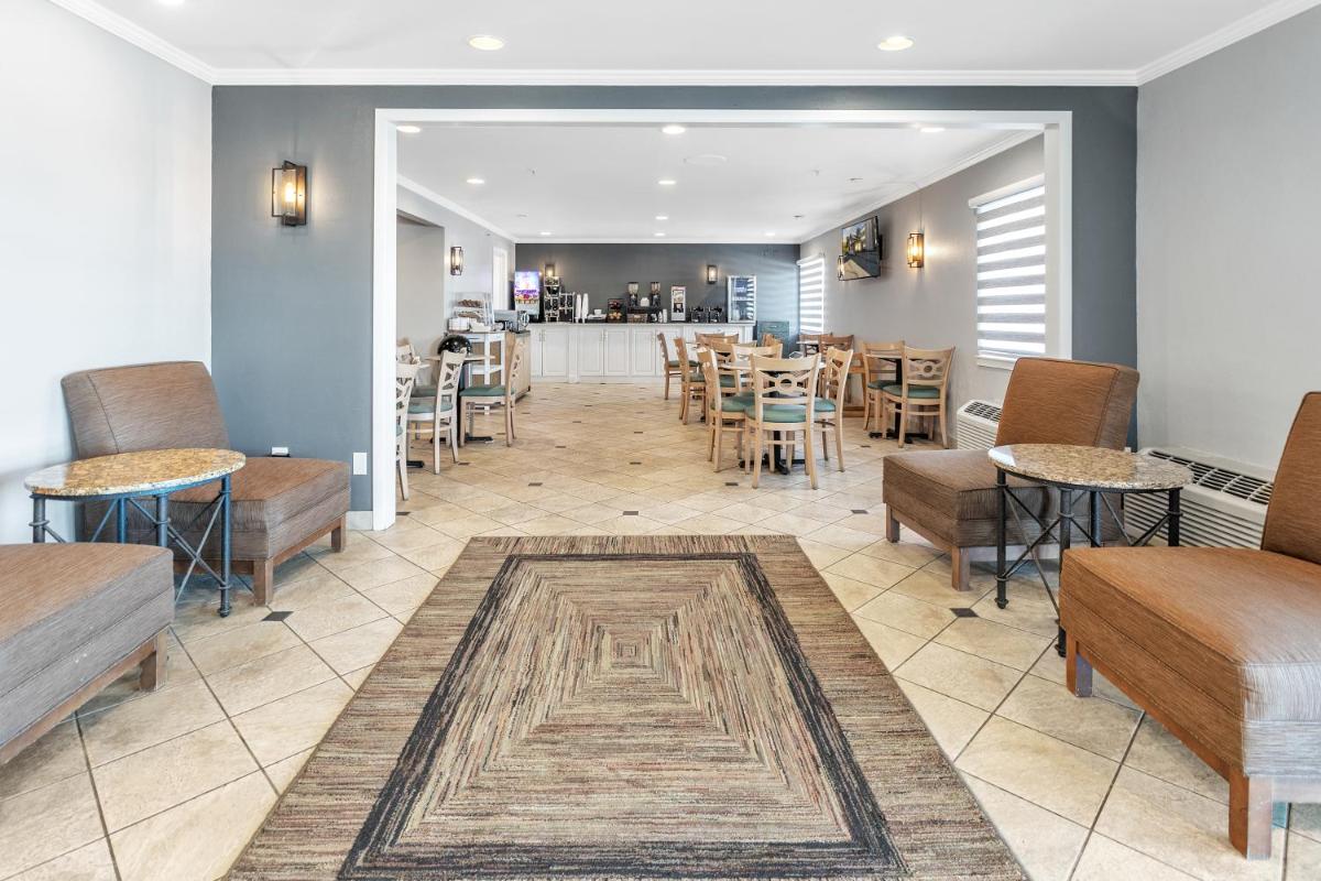 La Quinta Inn by Wyndham Cleveland Independence - Housity