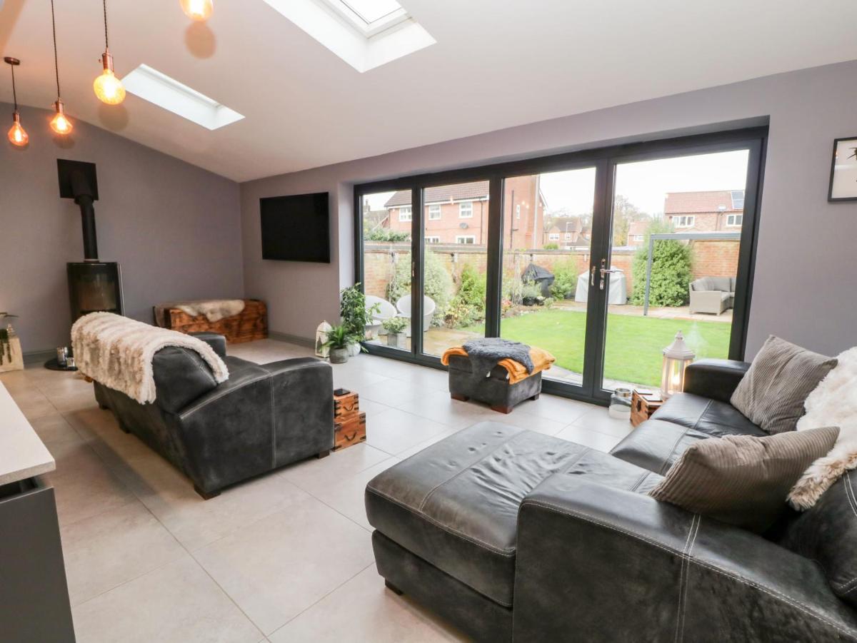 Eaton House - Housity