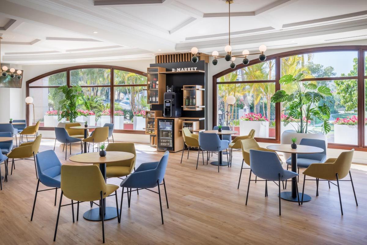 Un restaurante o sitio para comer en Barceló Marbella
