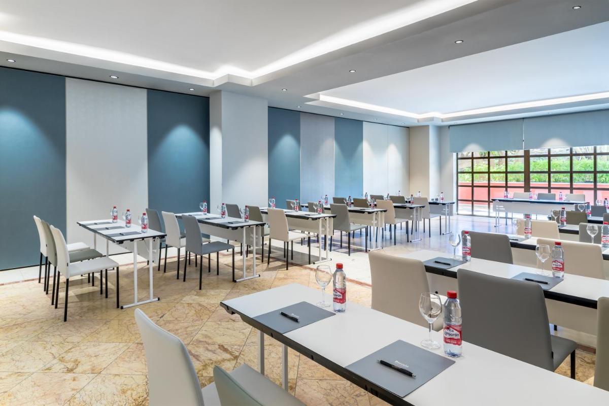 Un restaurante o sitio para comer en Barceló Marbella