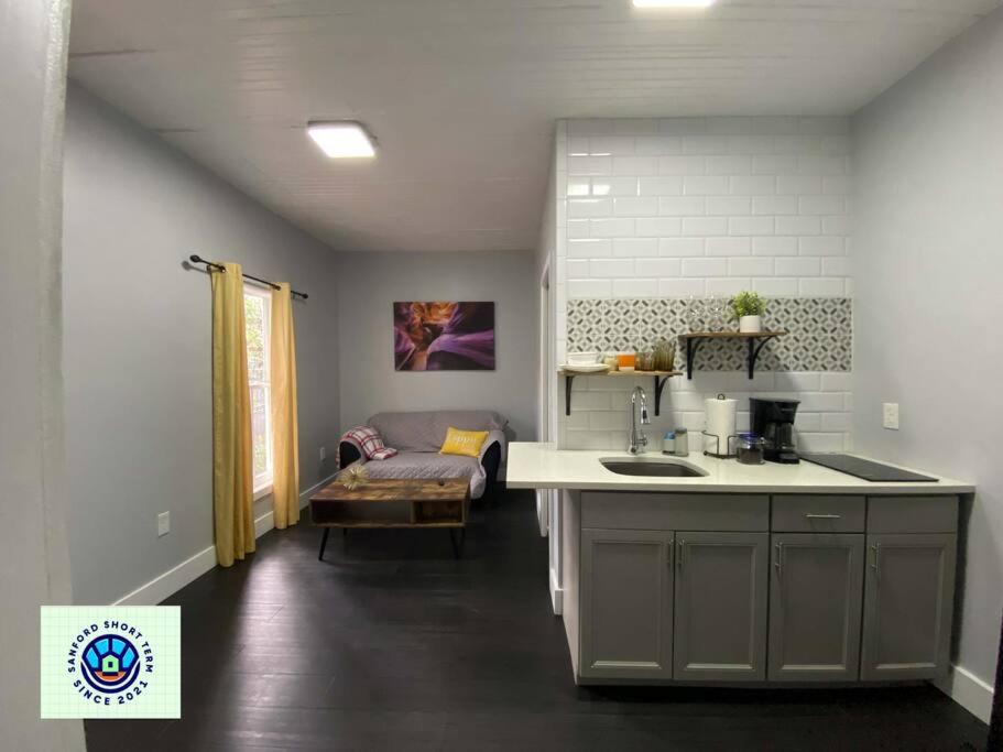 The Mellow Yellow - Housity