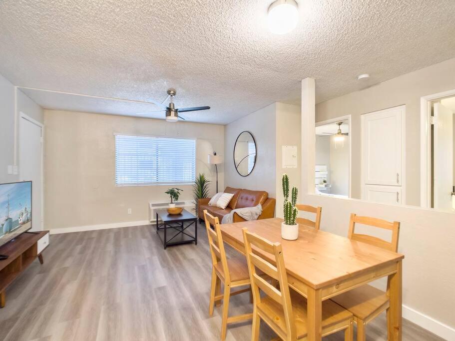 Updated with Pool - Close to Airport, Zoo, & ASU - Housity