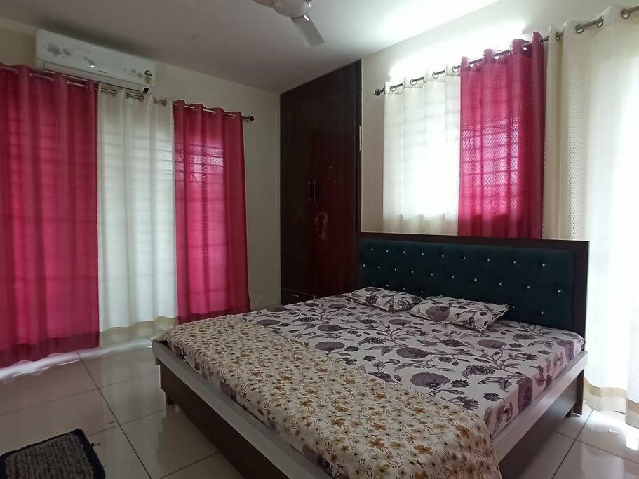 HOME STAY in PEACE 2-BEDROOM LOVELY APARTMENT - Housity