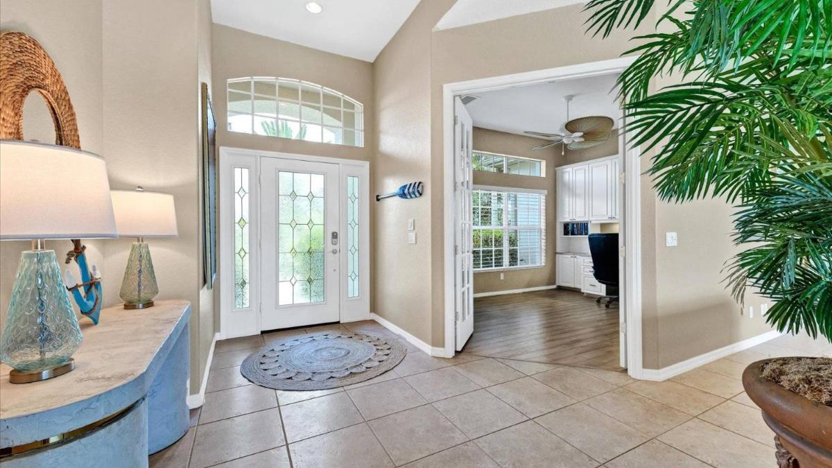 974 Rotunda Circle - Housity