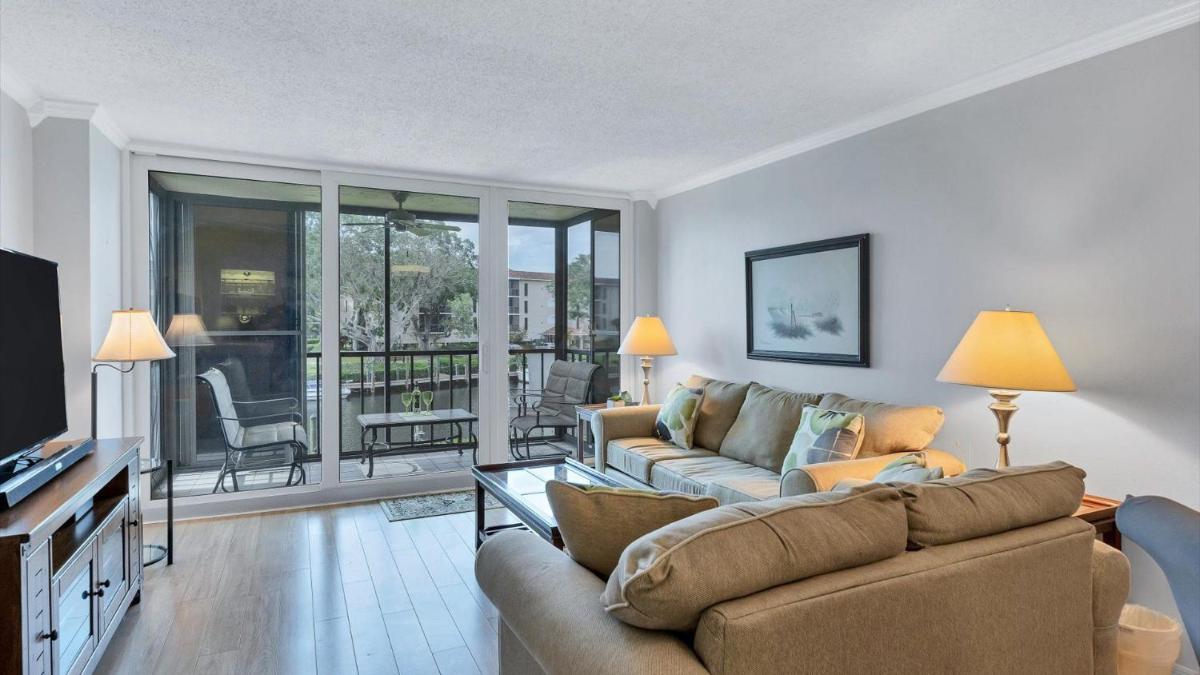 25188 Marion Ave Unit C103 - Housity
