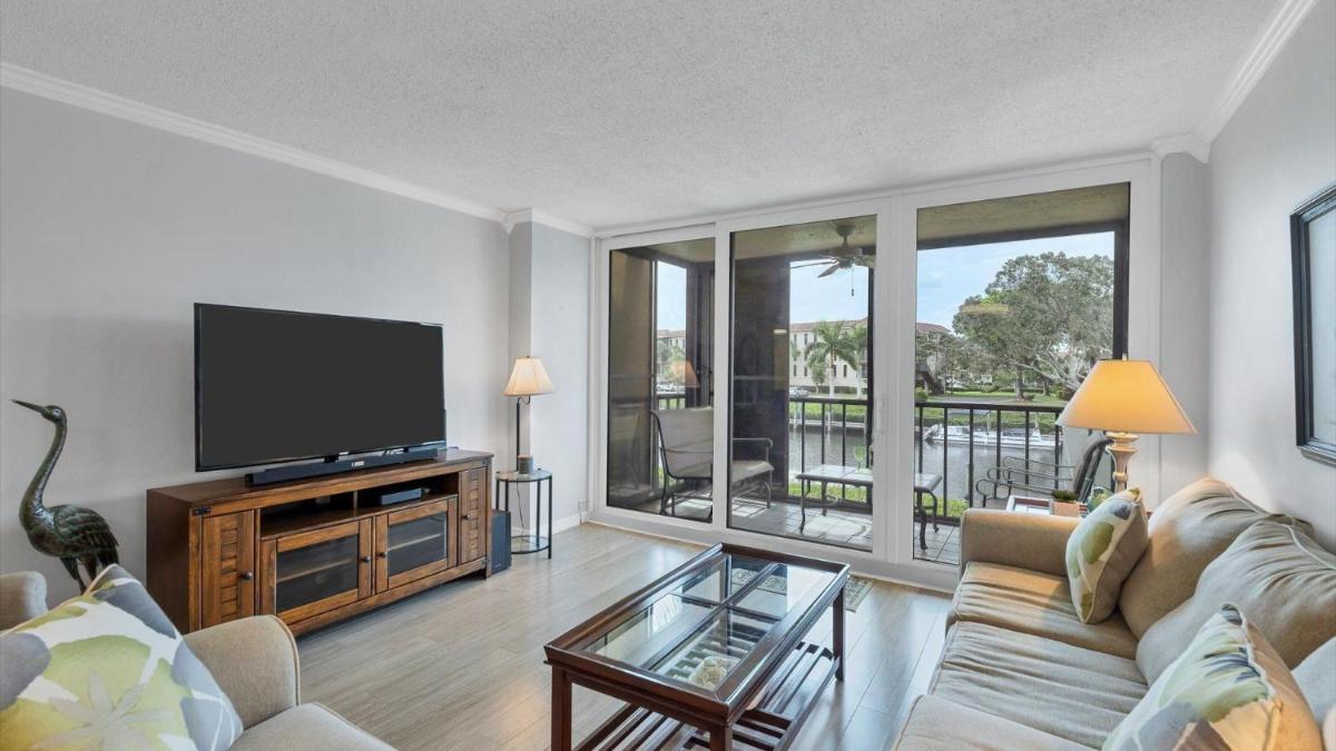 25188 Marion Ave Unit C103 - Housity
