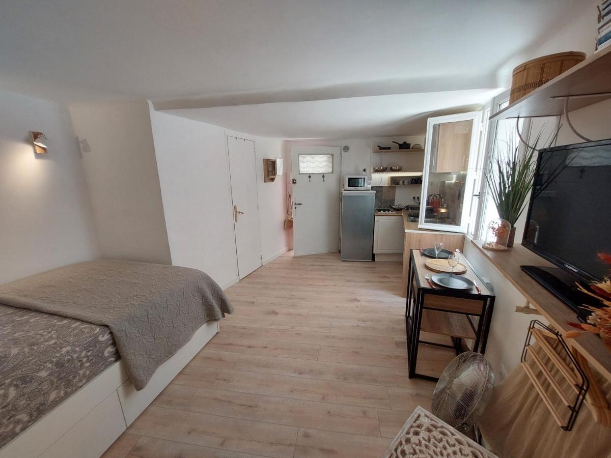 Hyères studio refait à neuf dans la cité médiévale - Housity