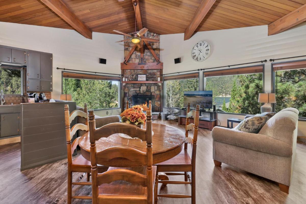 2064-Cove Lakeview Cabin home - Housity