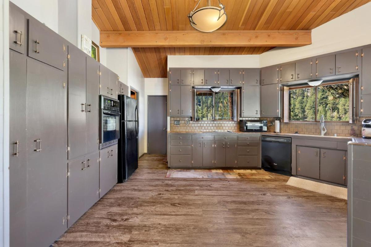 2064-Cove Lakeview Cabin home - Housity