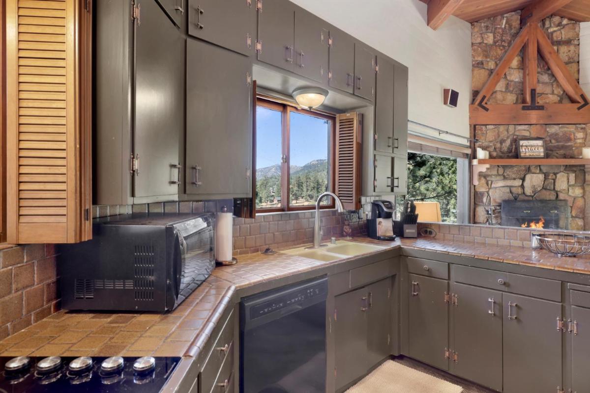 2064-Cove Lakeview Cabin home - Housity