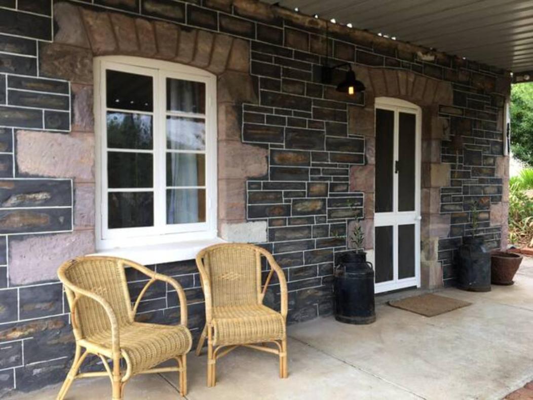 Randell Cottage - Adelaide Hills - Cosy Rustic Hideaway - Housity