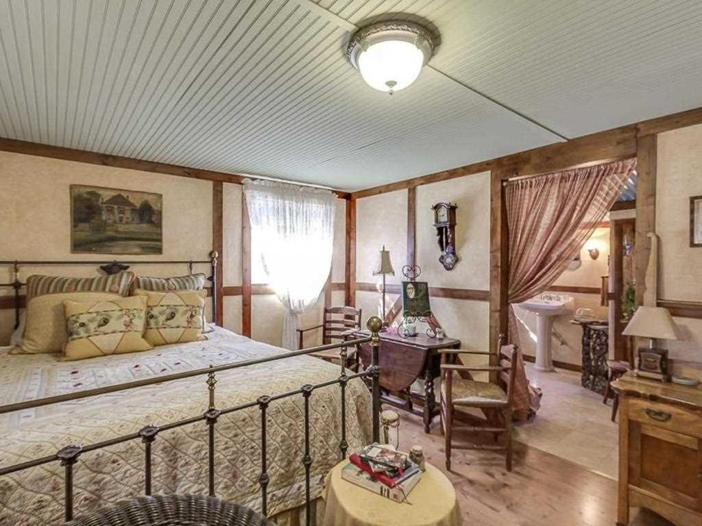 Last Outpost - Sophie's Cottage - Housity