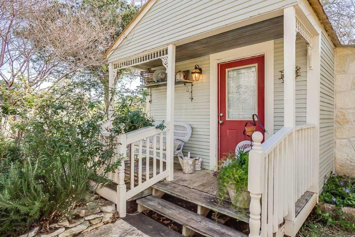 Last Outpost - Sophie's Cottage - Housity
