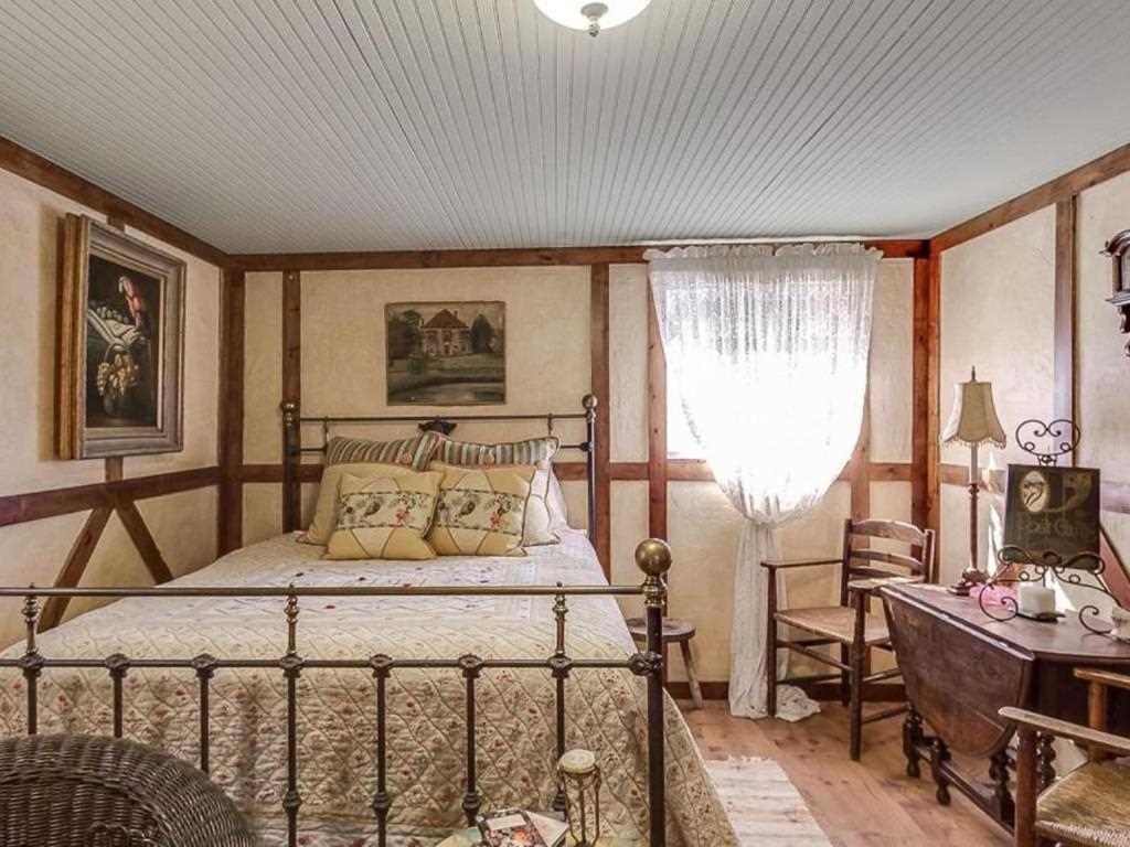 Last Outpost - Sophie's Cottage - Housity
