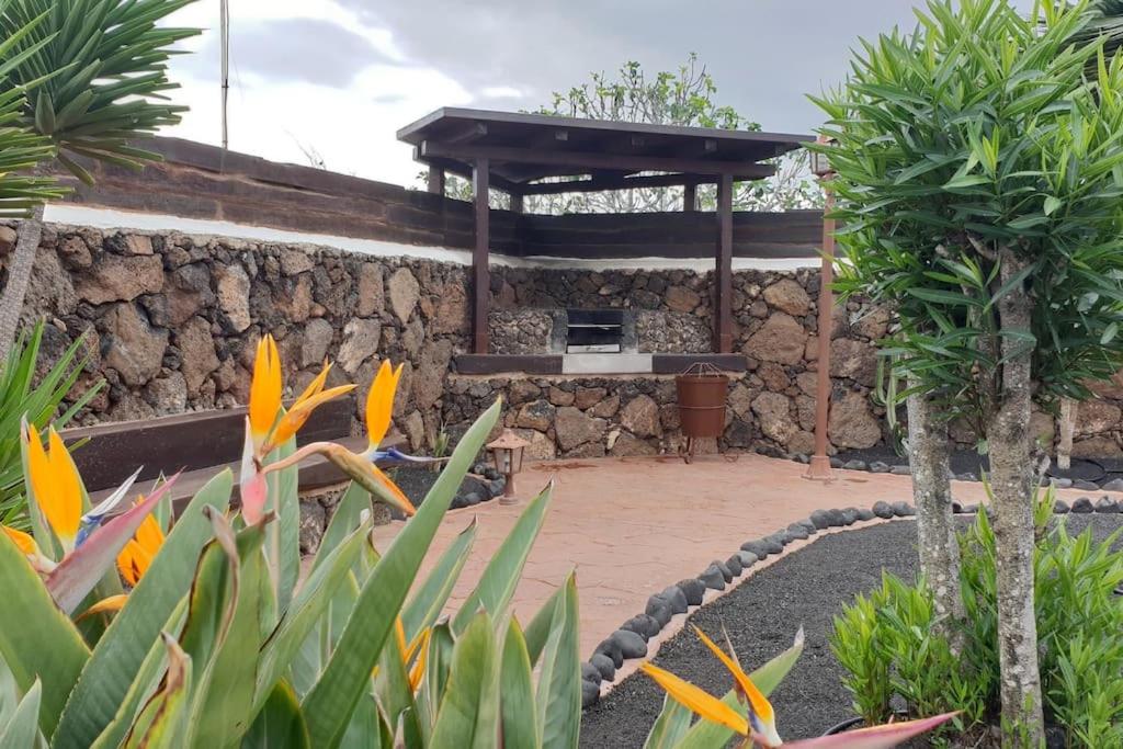 El Caserío de Güime Villa con Piscina Climatizada - Housity