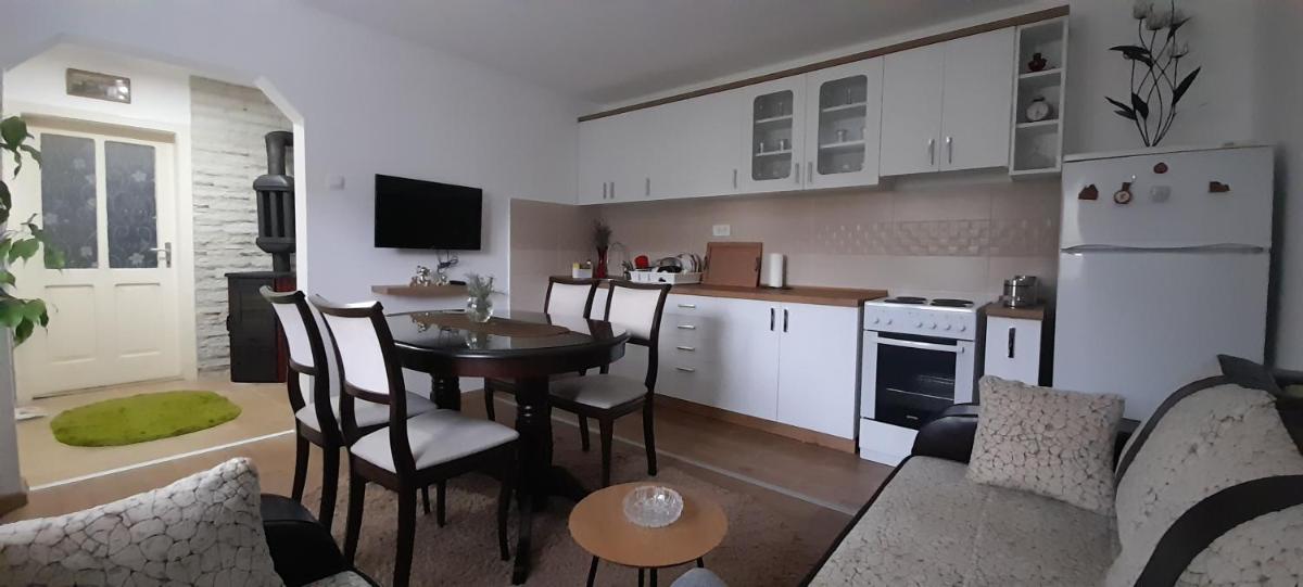 Topli dom vikendica - Housity