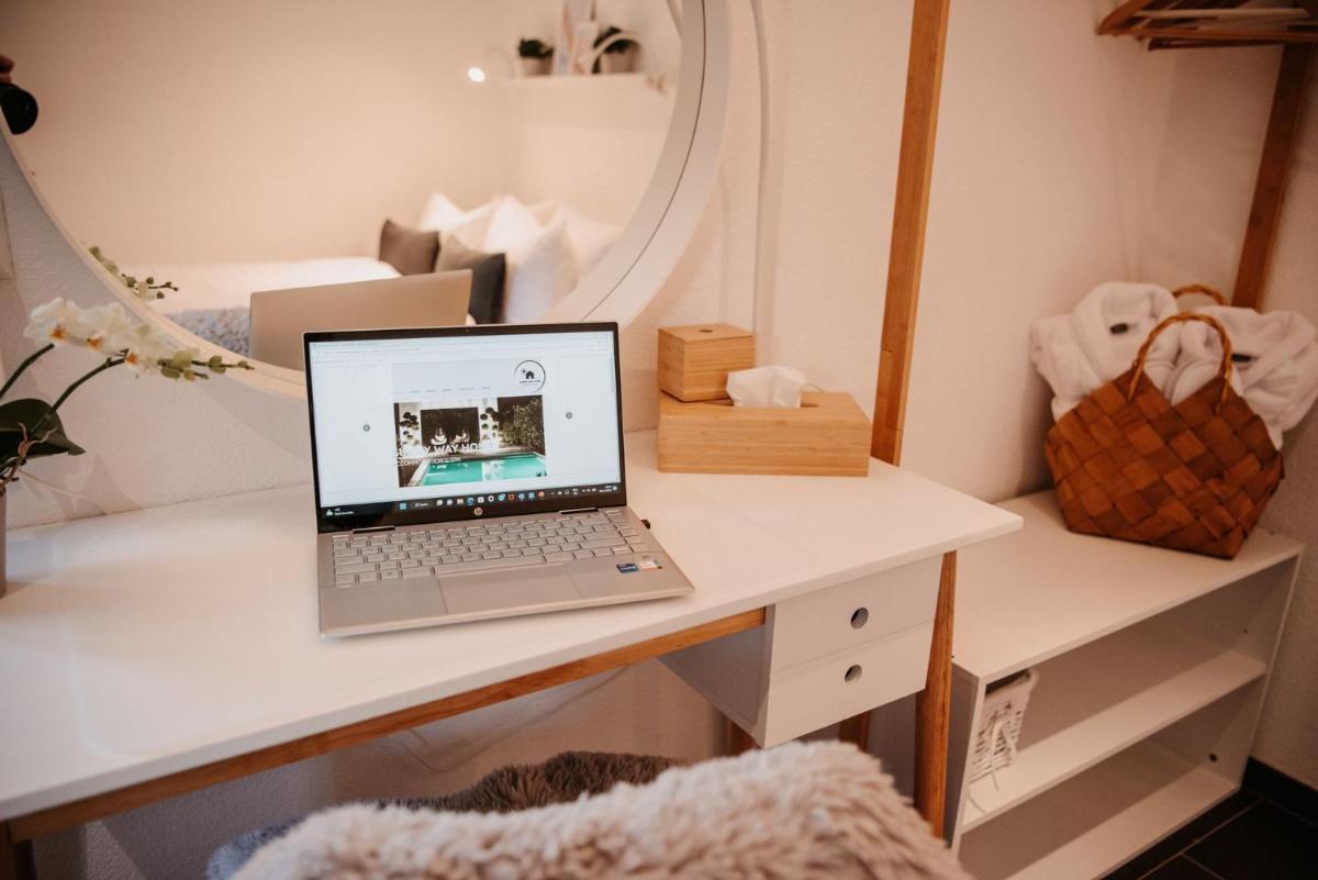 Sunny Way Home Accommodation & Spa - Housity