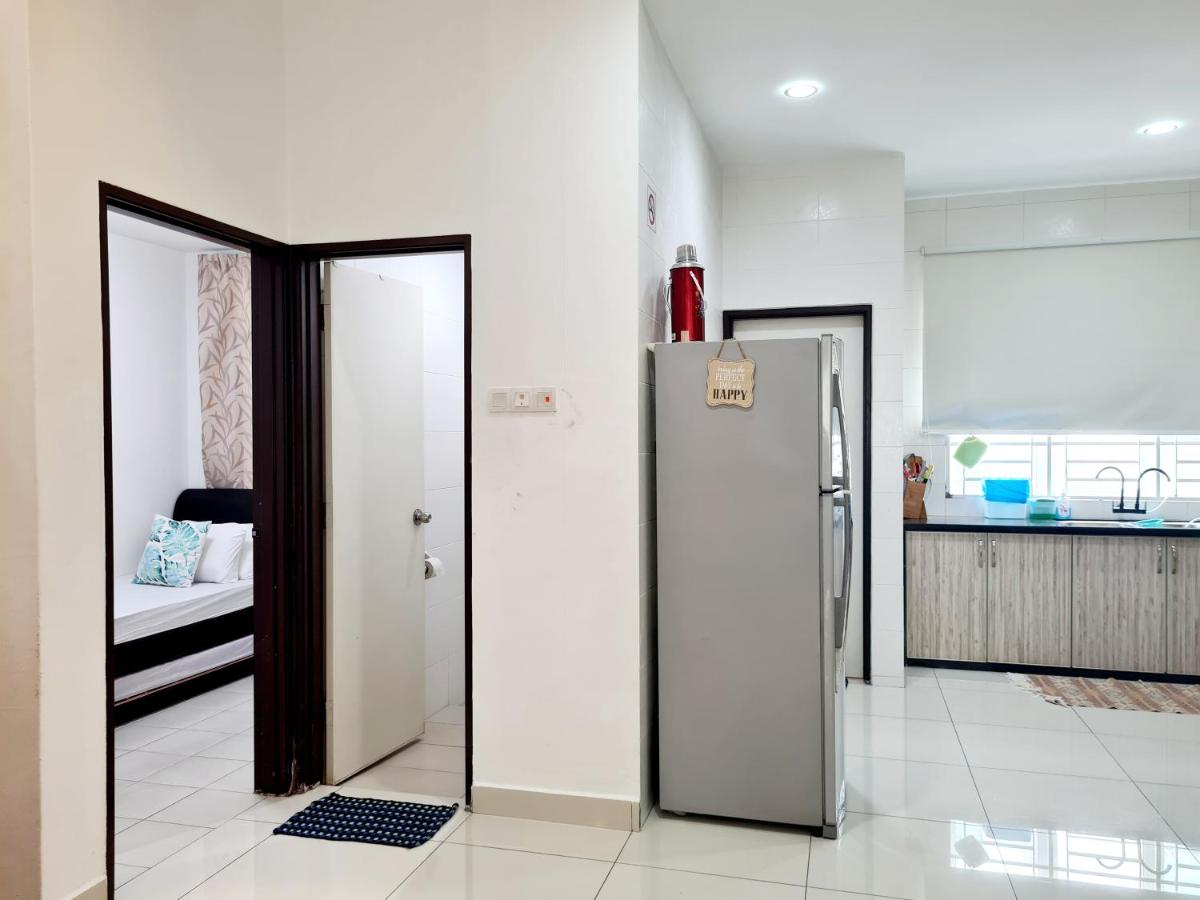 Ocean 25 Shamrock Beach Big Group 6 Bedroom 5 Bathroom with Pool - Housity